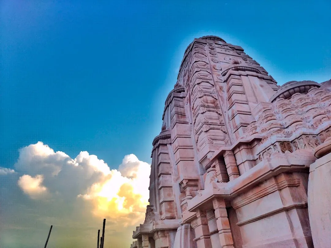 सूर्य मंदिर का भव्य शिखर